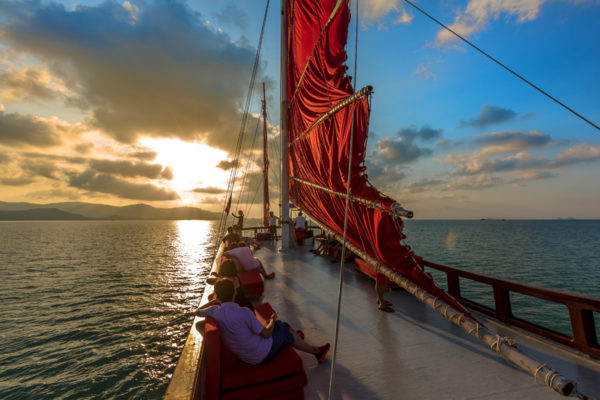 Red Baron Yacht Tour Angthong Marie Park