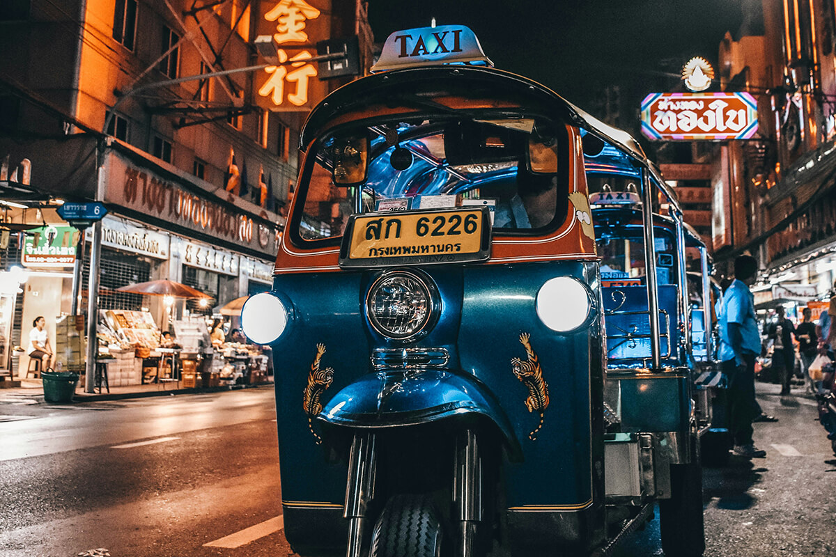 Tuk tuk in Bangkok, waiting for You