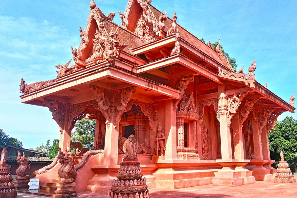 Wat Ratchathammaram Red Temple